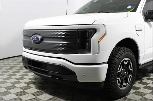 2023 Ford F-150 Lightning XLT