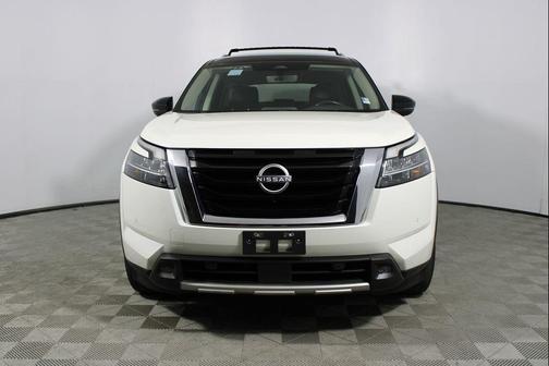 2023 Nissan Pathfinder SL FWD