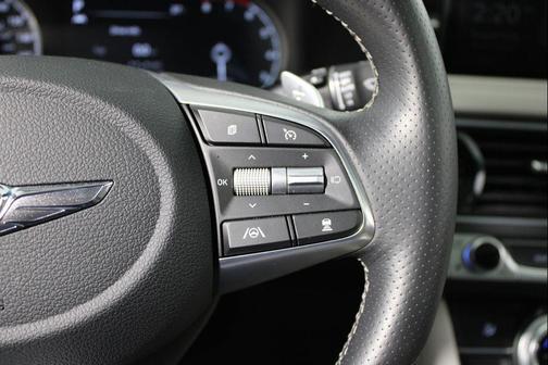 2023 Genesis G70 2.0T RWD