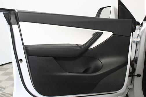 Pearl White Multi-Coat 2022 Tesla Model Y Performance Dual Motor All-Wheel Drive