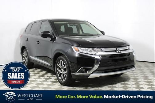 Labrador Black Pearl 2017 Mitsubishi Outlander ES