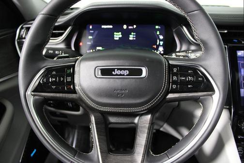 2022 Jeep Grand Cherokee 4xe Overland