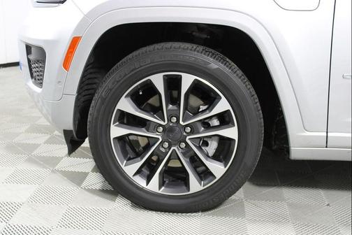 2022 Jeep Grand Cherokee 4xe Overland