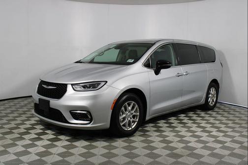 Silver Mist Clearcoat 2024 Chrysler Pacifica Touring L