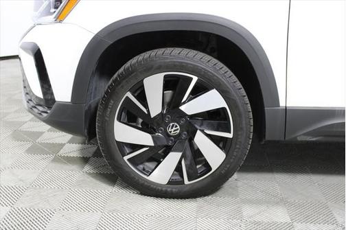 2024 Volkswagen Taos 1.5T SEL