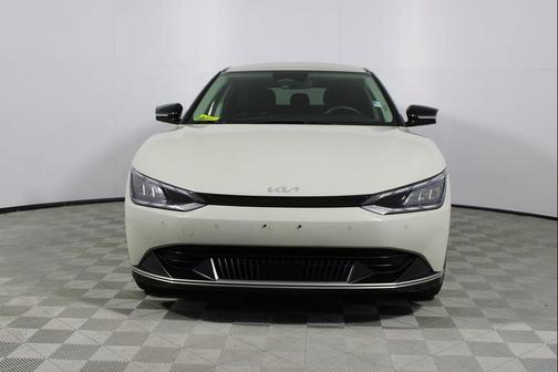 Glacier 2024 Kia EV6 Wind