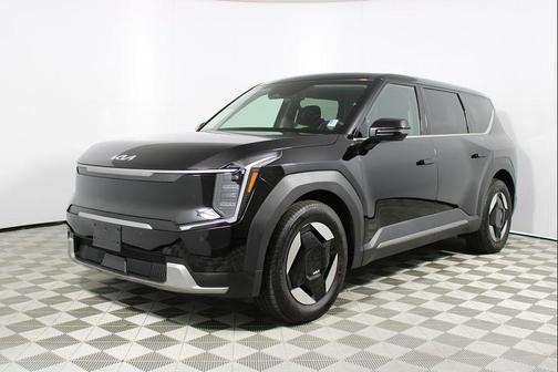 2025 Kia EV9 Light Long Range