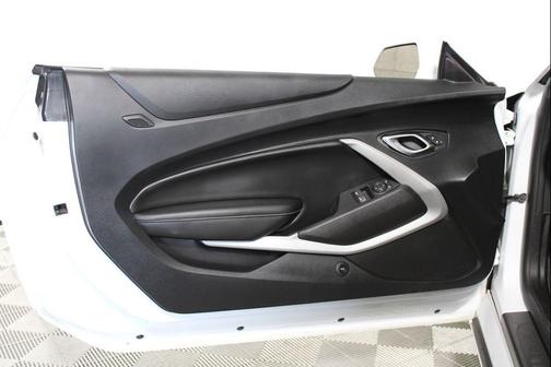 Summit White 2019 Chevrolet Camaro 1LT