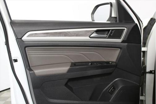 2021 Volkswagen Atlas Cross Sport 2.0T SE w/Technology