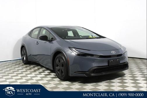 2025 Toyota Prius LE