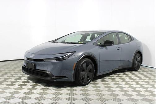 2025 Toyota Prius LE