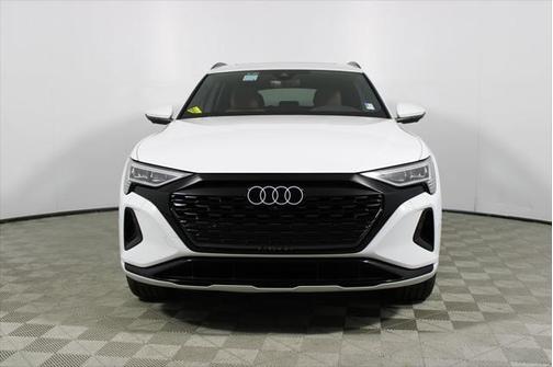 2024 Audi Q8 e-tron Premium Plus