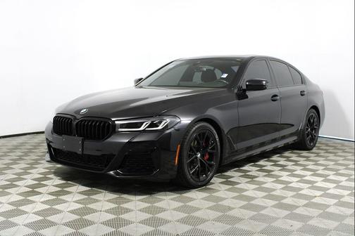 2022 BMW 530 i