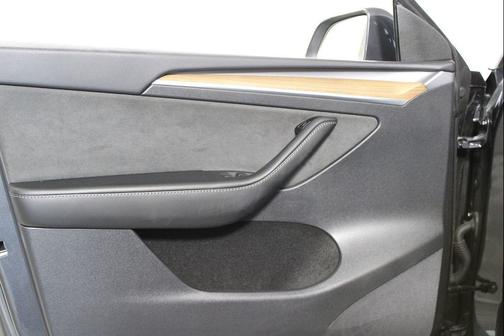 2024 Tesla Model Y Long Range Dual Motor All-Wheel Drive