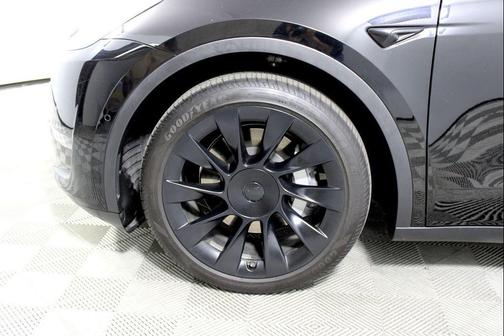 2021 Tesla Model Y Standard Range Rear-Wheel Drive