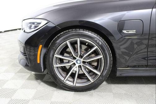 2022 BMW 330e Base