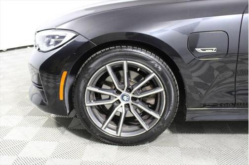 2022 BMW 330e Base