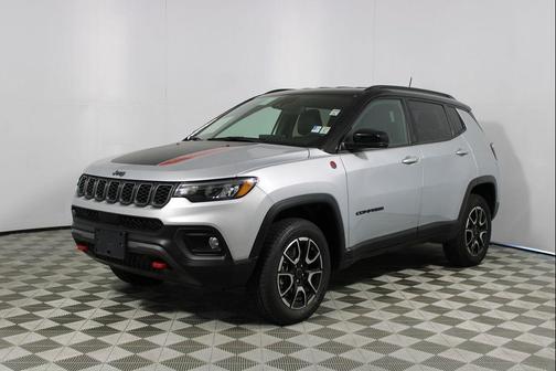 Silver Zynith Metallic Clearcoat 2025 Jeep Compass Trailhawk