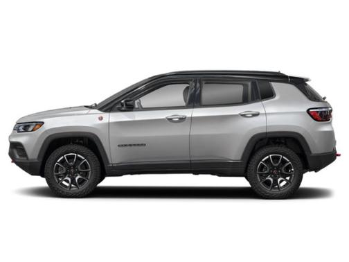 Silver Zynith Metallic Clearcoat 2025 Jeep Compass Trailhawk