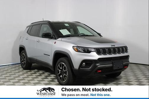 Silver Zynith Metallic Clearcoat 2025 Jeep Compass Trailhawk