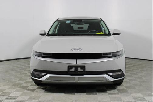 2024 Hyundai IONIQ 5 SE Standard Range