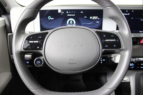 2024 Hyundai IONIQ 5 SE