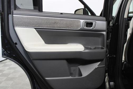 Phantom Black 2025 Hyundai SANTA FE Calligraphy