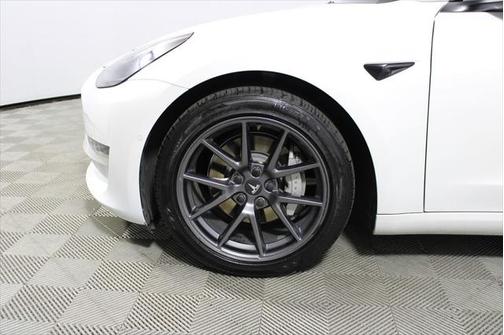 2022 Tesla Model 3 Standard Range