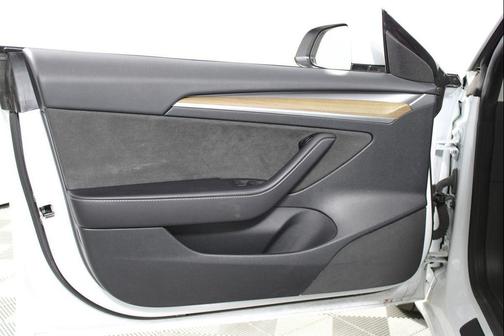 Pearl White Multi-Coat 2023 Tesla Model 3 Standard Range