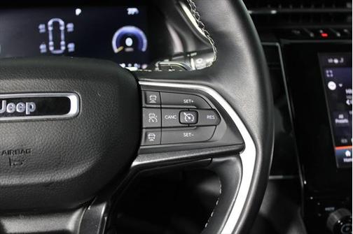 2022 Jeep Grand Cherokee Laredo