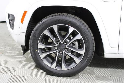 2022 Jeep Grand Cherokee 4xe Overland