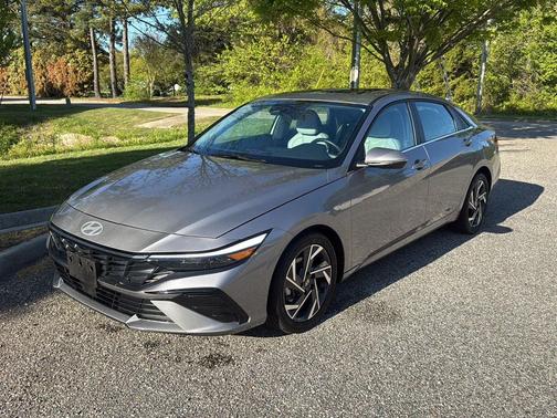 2025 Hyundai ELANTRA Limited