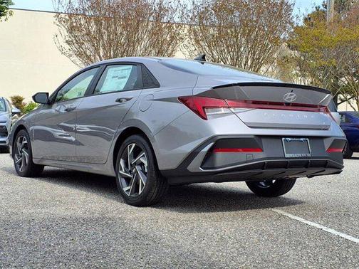2025 Hyundai ELANTRA Sport