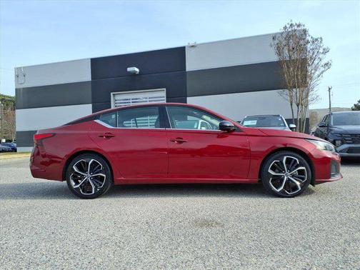 2023 Nissan Altima SR FWD