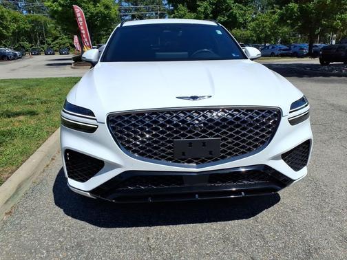 Alta White 2023 Genesis GV70 2.5T AWD