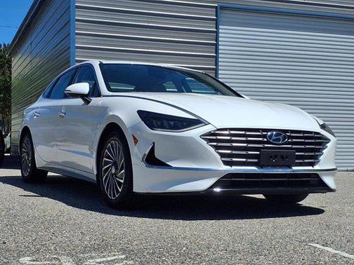 2022 Hyundai SONATA Hybrid SE