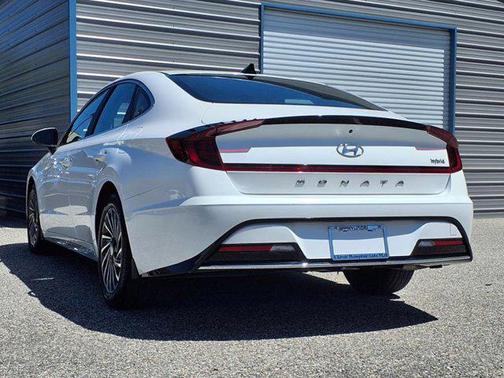 2022 Hyundai SONATA Hybrid SE