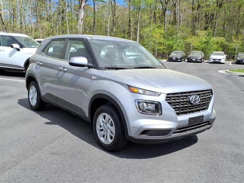Shimmering Silver 2026 Hyundai VENUE SE