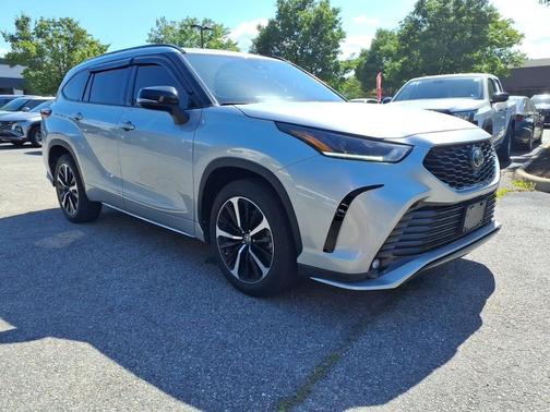 Celestial Silver Metallic 2021 Toyota Highlander XSE
