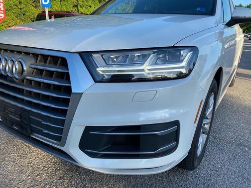 Carrara White 2017 Audi Q7 3.0T Premium