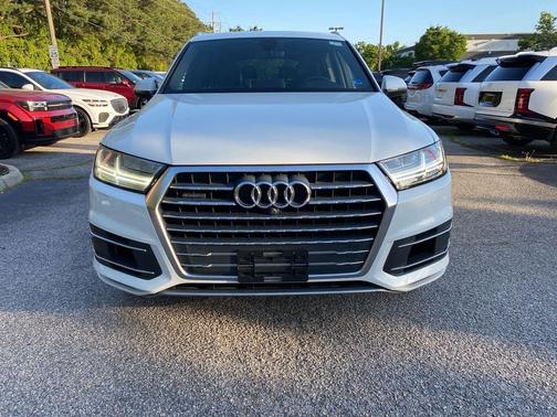 Carrara White 2017 Audi Q7 3.0T Premium