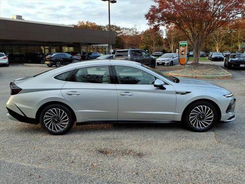 2024 Hyundai SONATA Hybrid SE