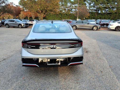 2024 Hyundai SONATA Hybrid SE