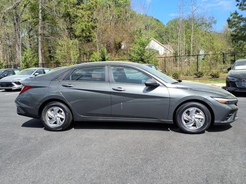 Amazon Gray 2026 Hyundai ELANTRA SE