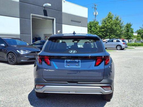 2025 Hyundai TUCSON SE