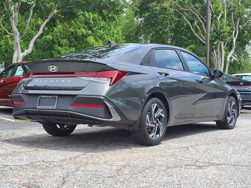 2025 Hyundai ELANTRA Sport