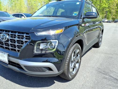 Onyx Black 2026 Hyundai VENUE SEL
