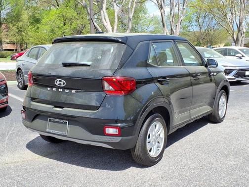 Onyx Black 2026 Hyundai VENUE SE