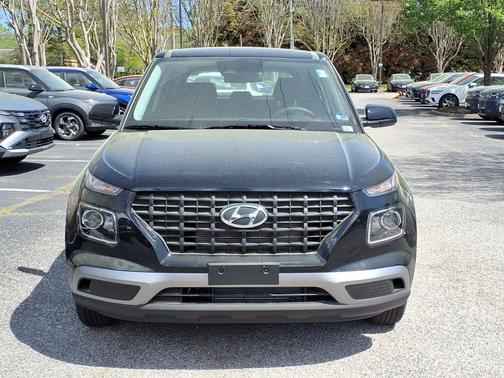 Onyx Black 2026 Hyundai VENUE SE