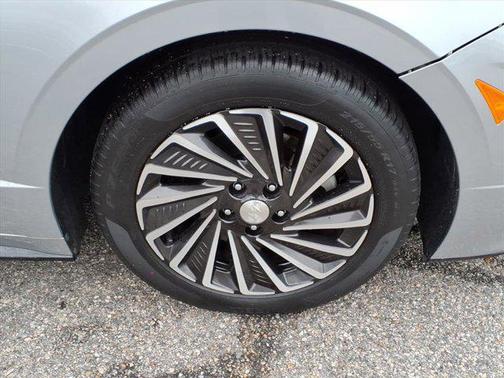 2023 Hyundai SONATA Hybrid SE